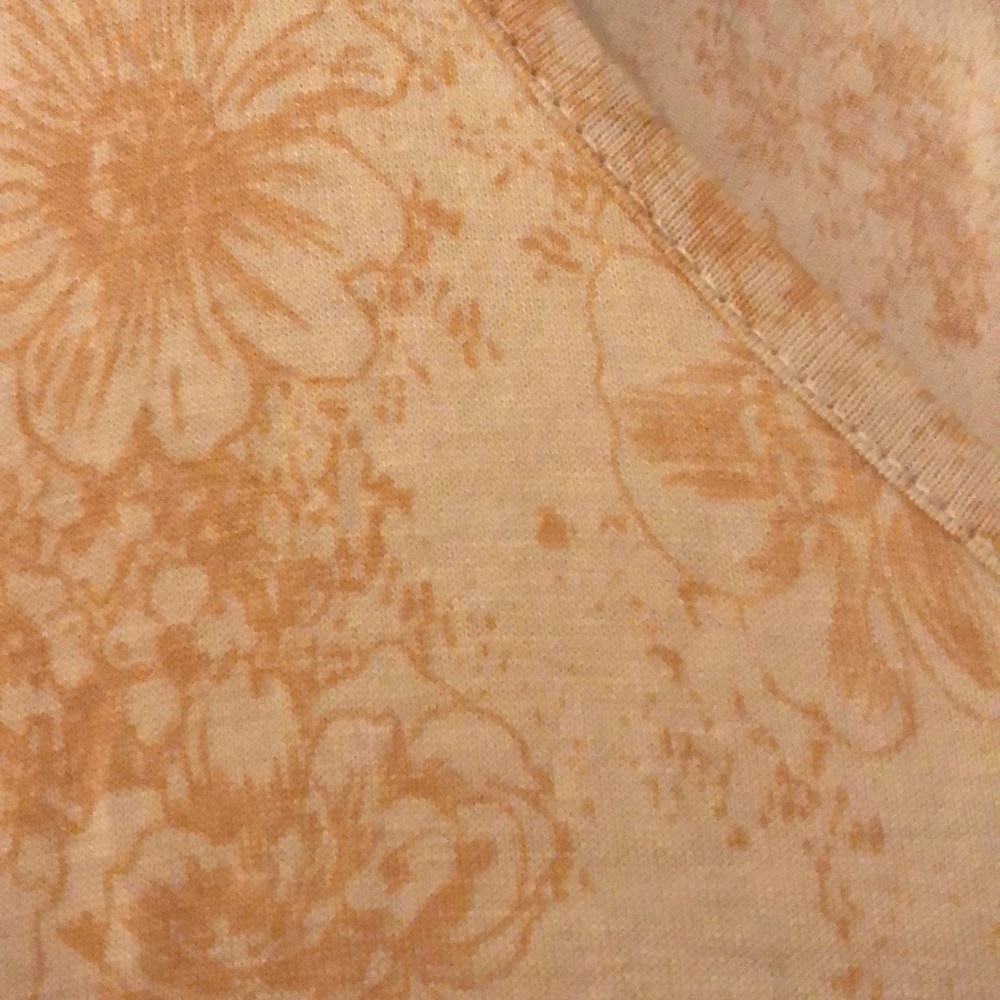 Floral High-Low Blouse 🌸 - Picture 2 of 2